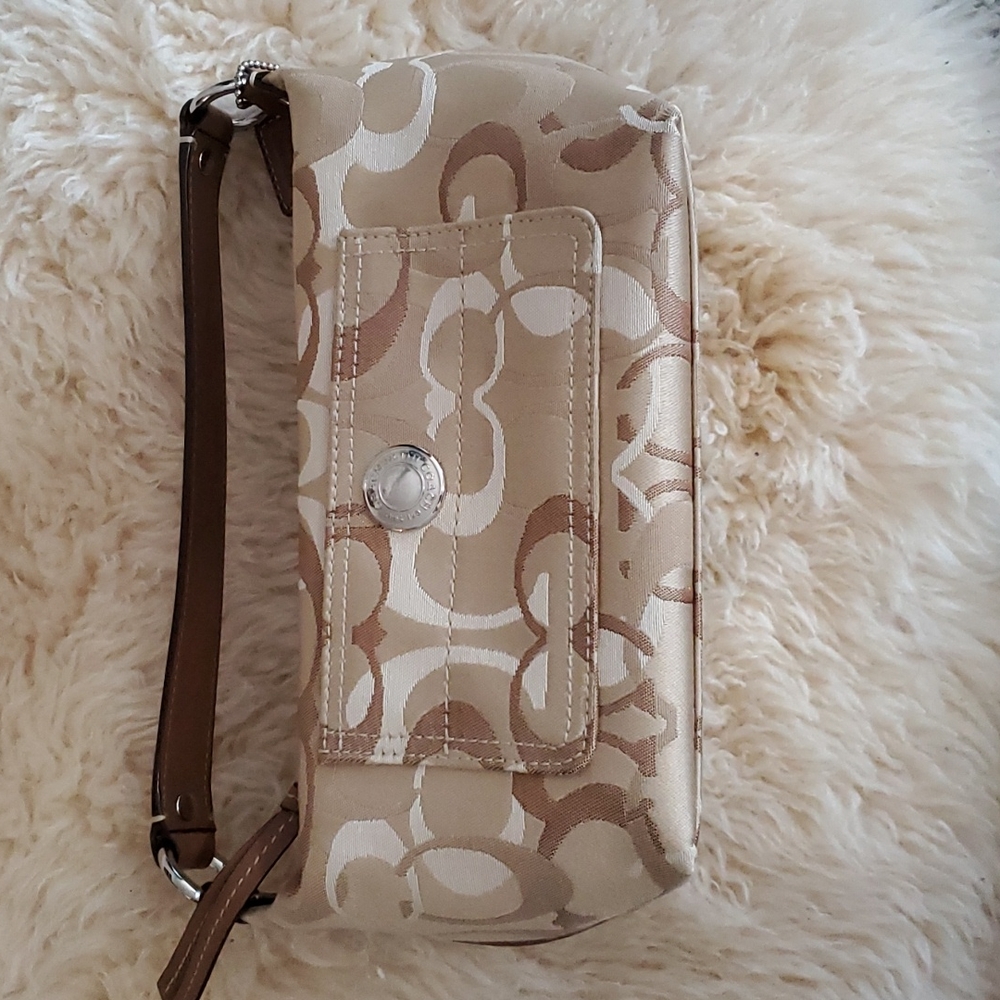 Mini Coach Handbag - Picture 3 of 6